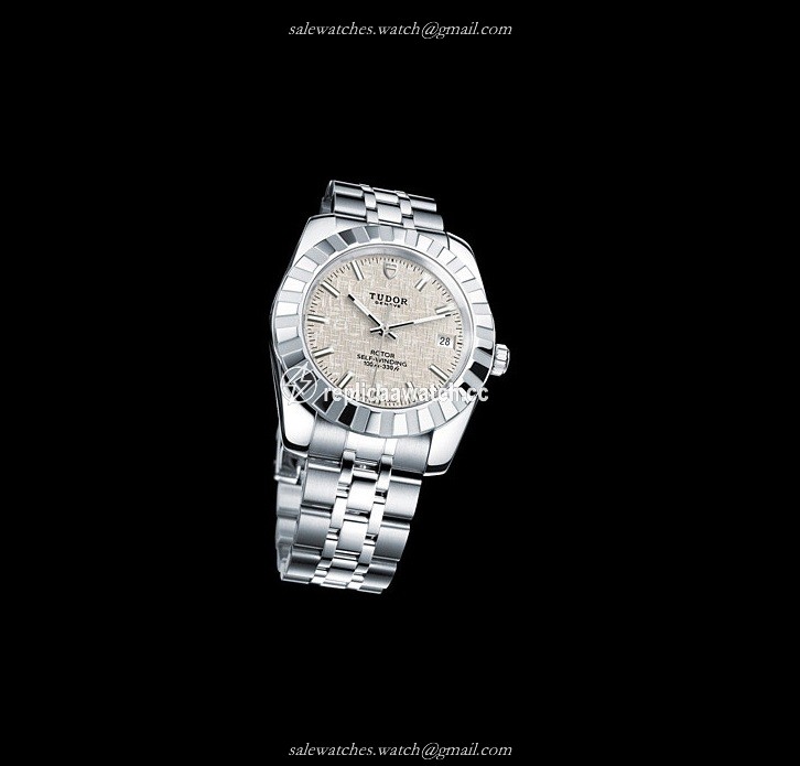 21010-62580 Tudor Classic Date